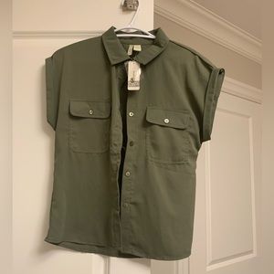 Women’s cut off button up blouse